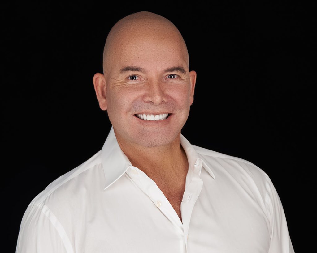 4 Beauty Aesthetics Institute For Plastic Surgery: Dr. Constantino Mendieta Meet The Team | Miami, FL | 4Beauty Med Spa